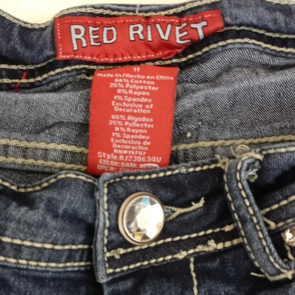 Red Rivet White Washed Ripped Capri's Size 11 - Picture 10 of 11